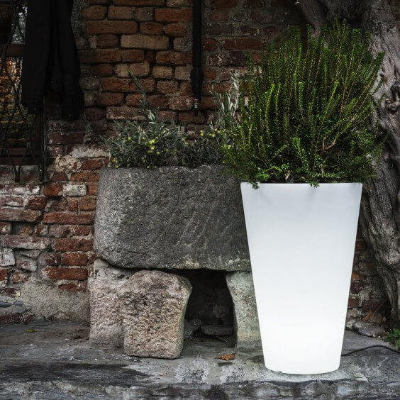 Serralunga Liscio Siena Light Leuchtender Blumentopf - Agof Store