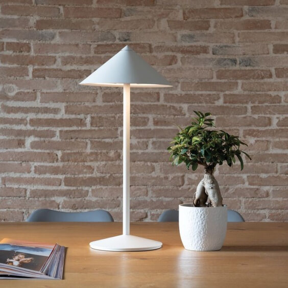 Pina L Desk Pro Lampada ricaricabile da tavolo Zafferano - Agof Store